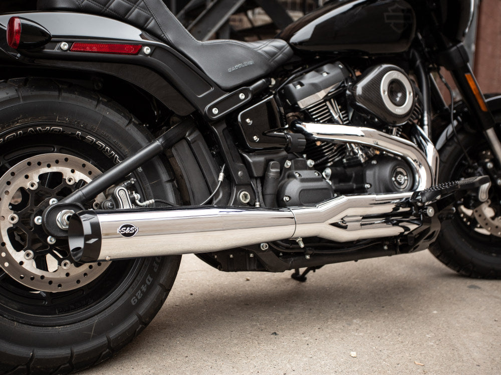 2-into-1 SuperStreet Exhaust – Chrome with Black End Cap. Fits Softail 2018up Non-240 Rear Tyre Models.